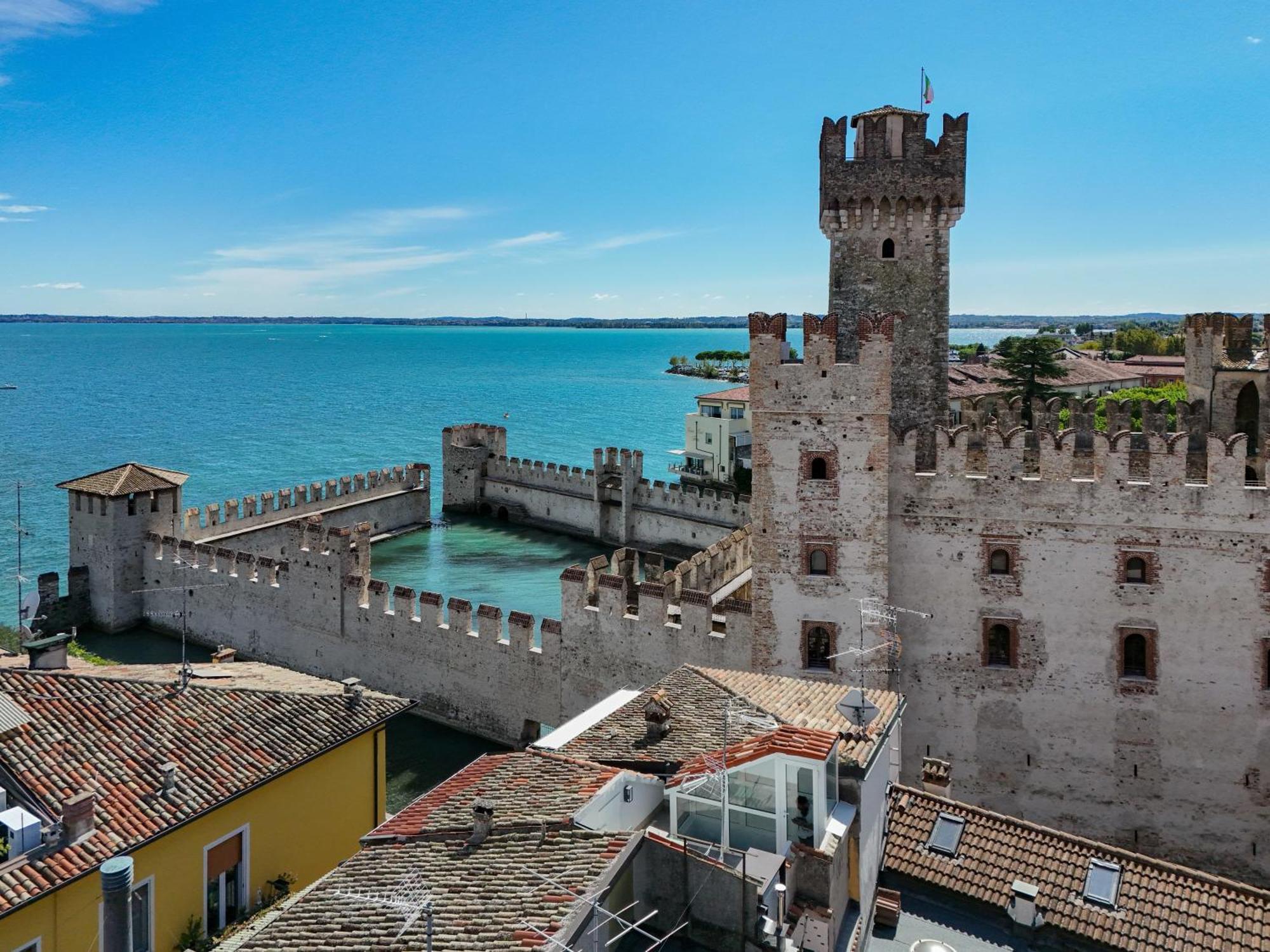 Locanda Carolina Mastino Scala Sirmione Buitenkant foto